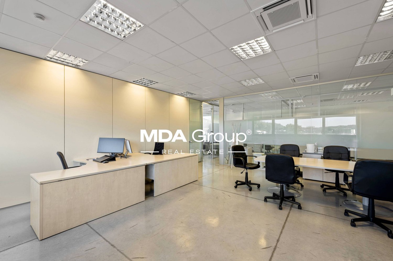 300m² office