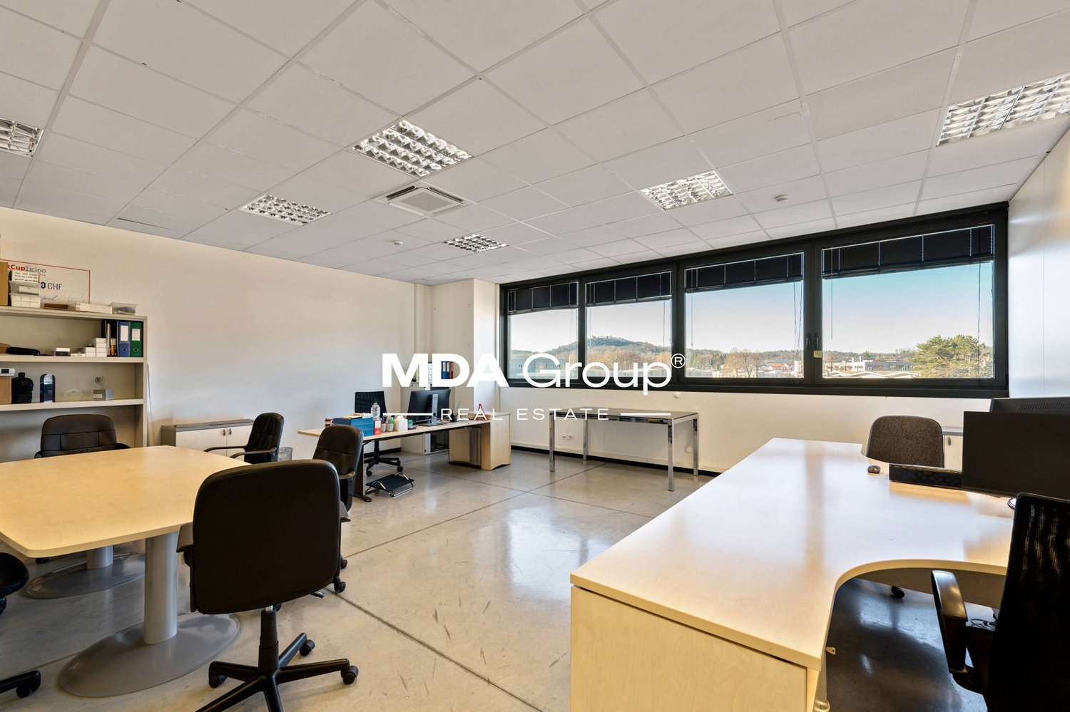300m² office