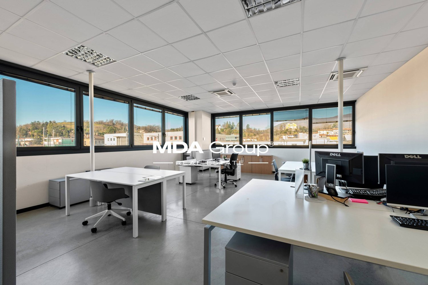 300m² office