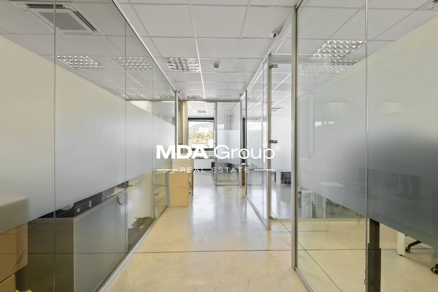 300m² office