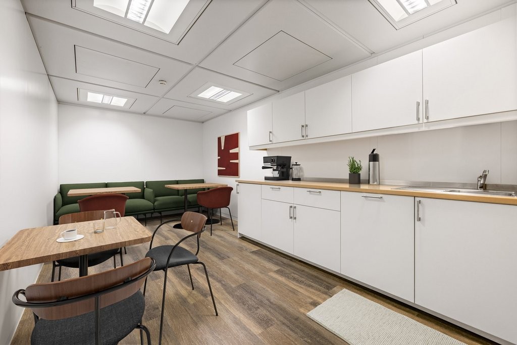 264m² ufficio, foto 5 di 9