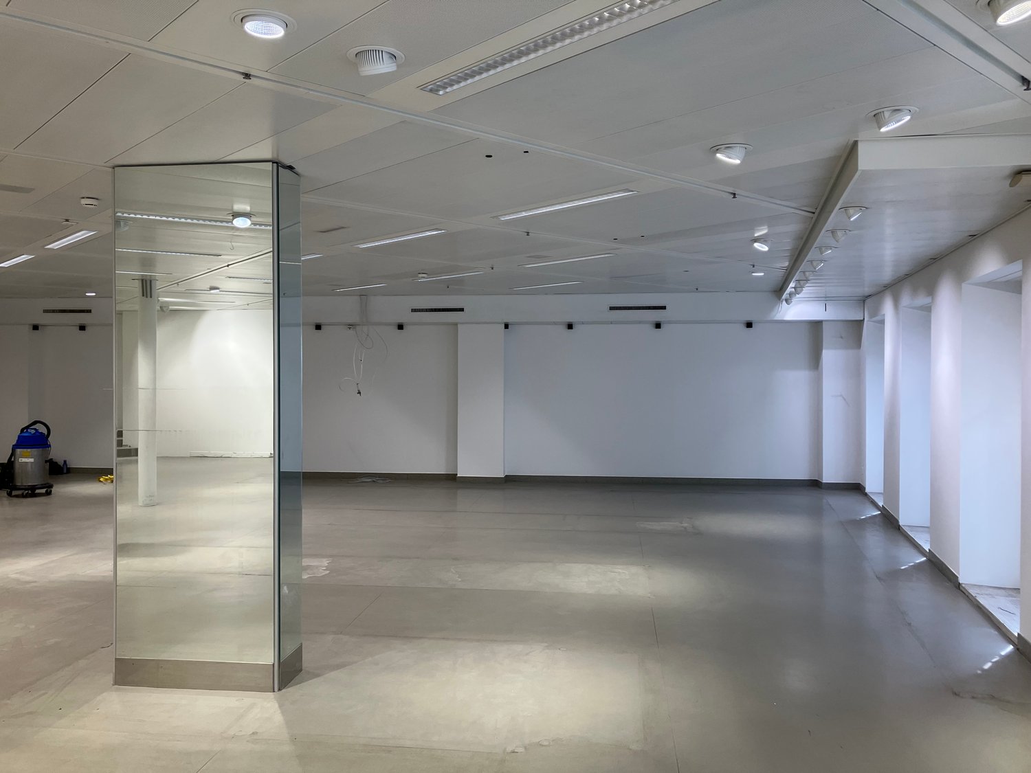 260m² de bureaux

a louer pour une durée déterminée - surface commerciale lumineuse et spacieuse d'environ 260m² au premier étage à la prestigieuse Marktgasse 46 à Bern.

- **Aménagement spacieux :** surface généreuse avec de grandes fenêtres pour des conditions de luminosité optimales

- **Équipeme