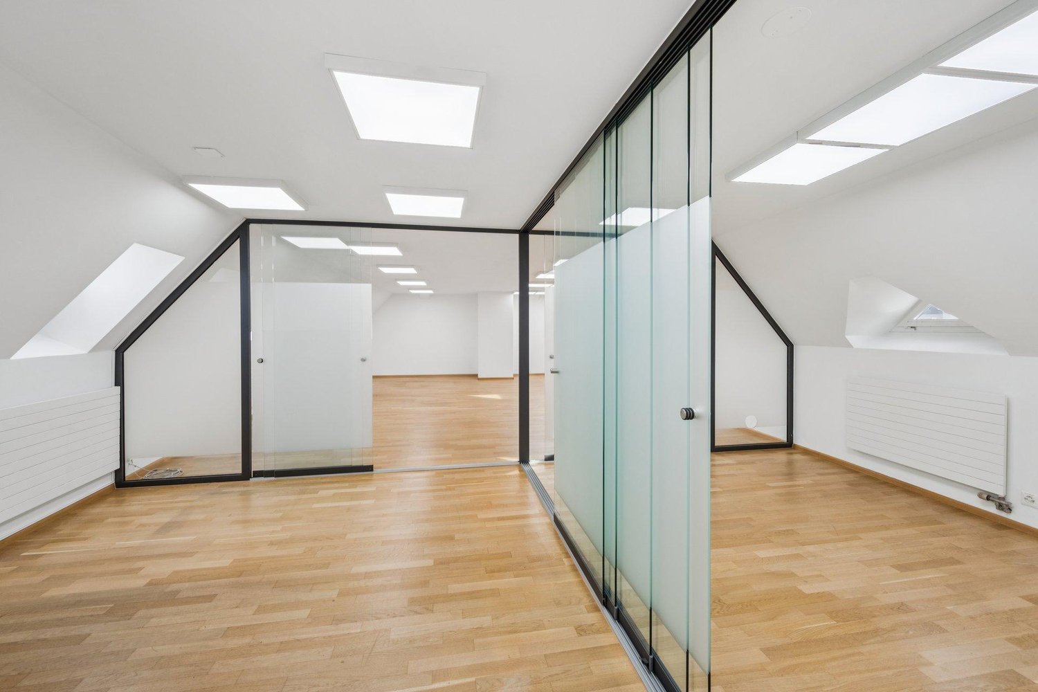 109m² ufficio, foto 4 di 8