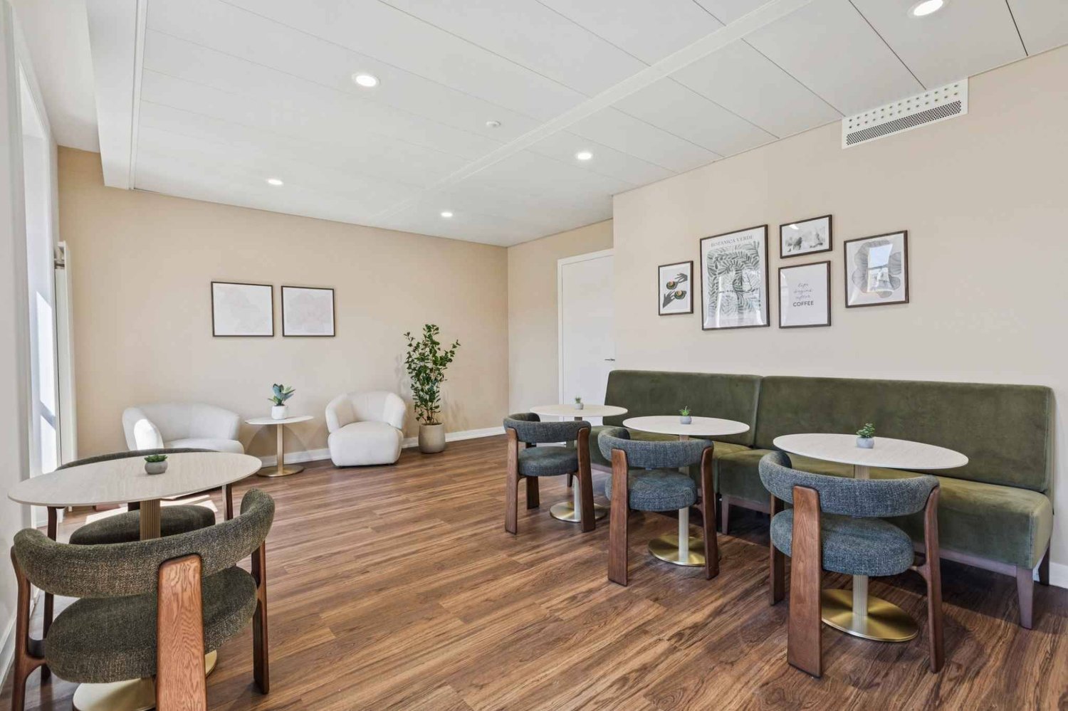 ufficio di 16m², foto 4 di 8
