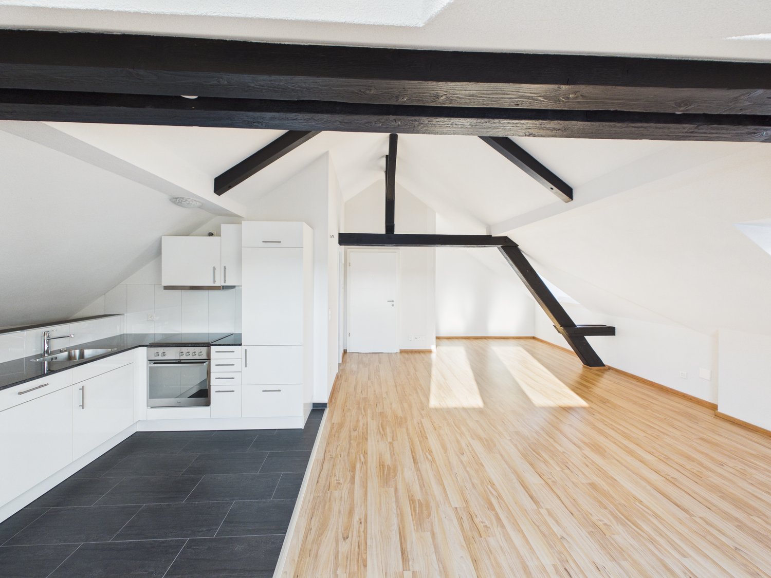appartamento mansardato di 1 ½ locali, foto 2 di 10