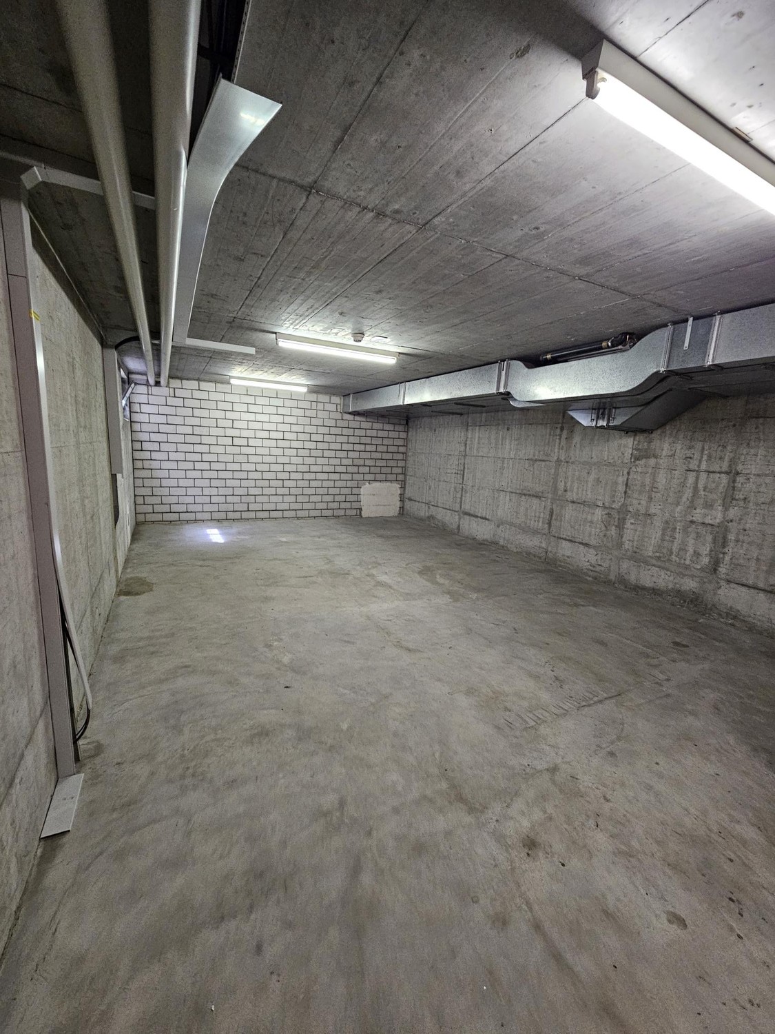 Compartimento di cantina di 44m²