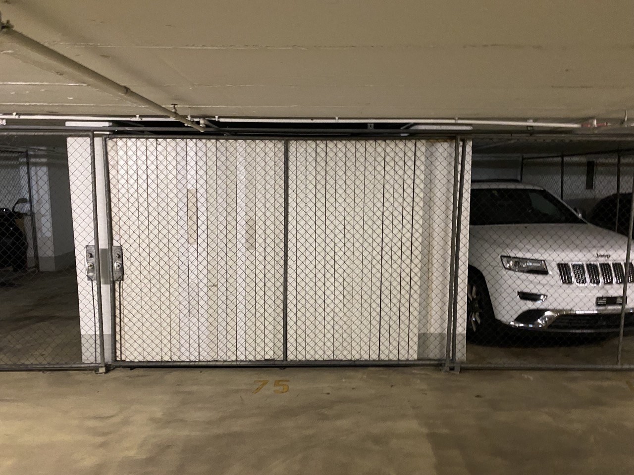 Posto auto interrato di 13m²