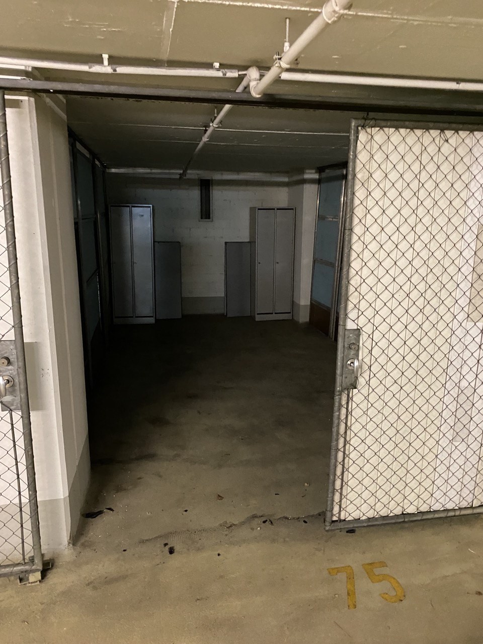 Posto auto interrato di 13m²