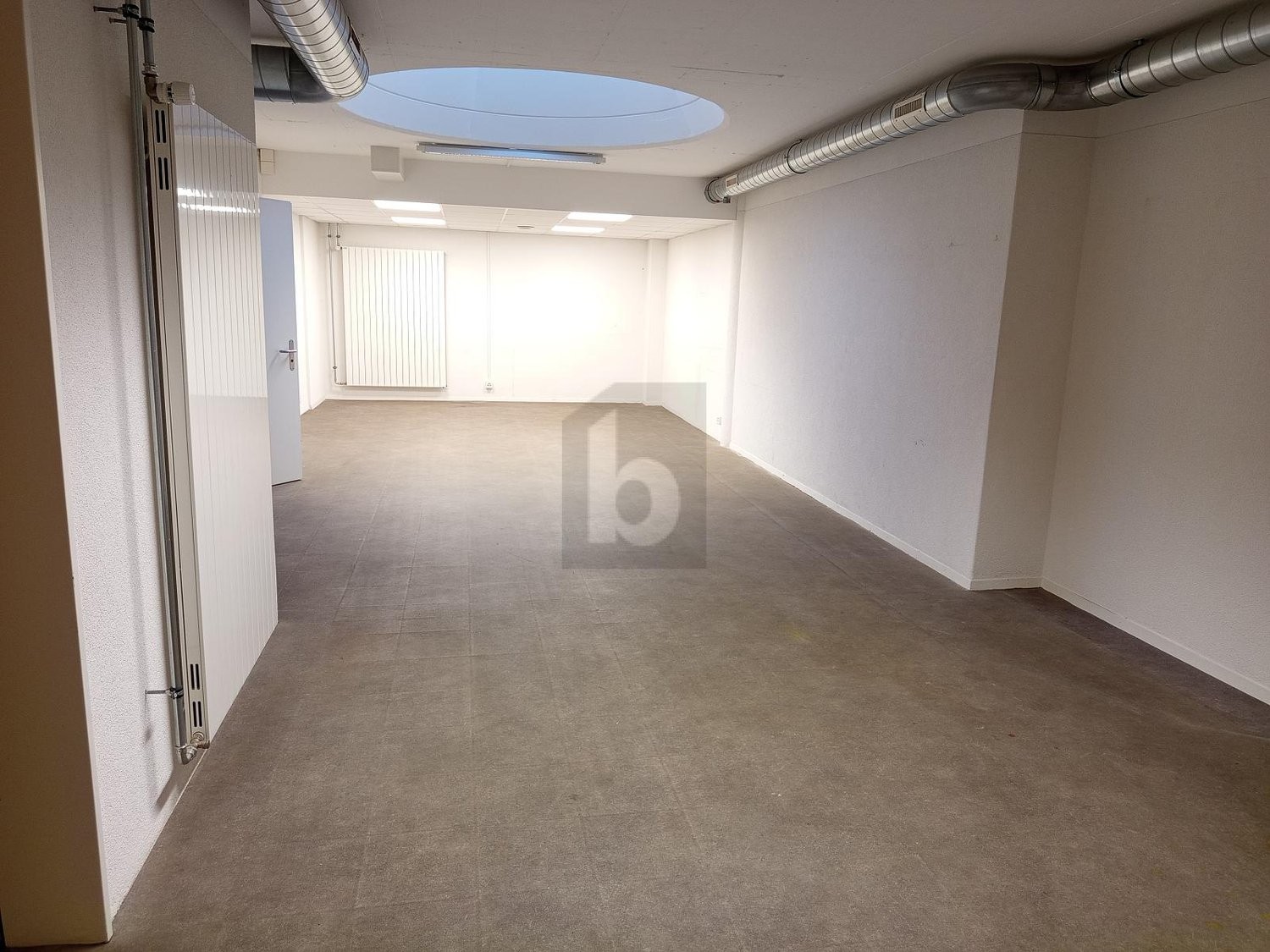 ufficio di 245m², foto 2 di 4