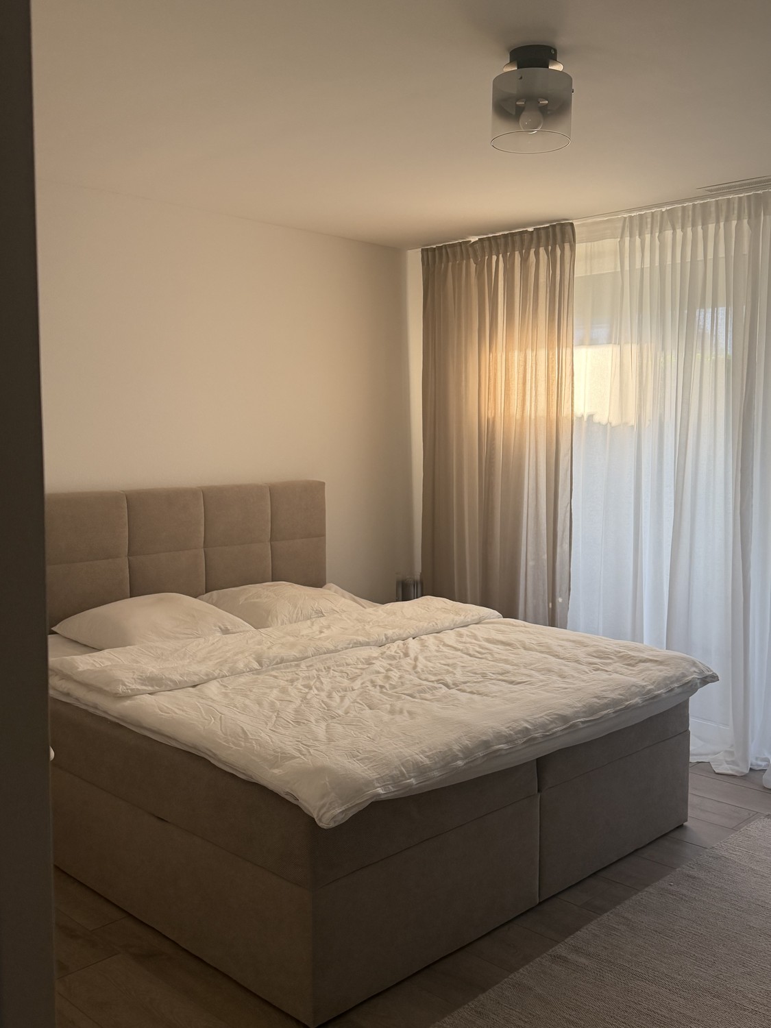 Camera in un appartamento condiviso, foto 1 di 7