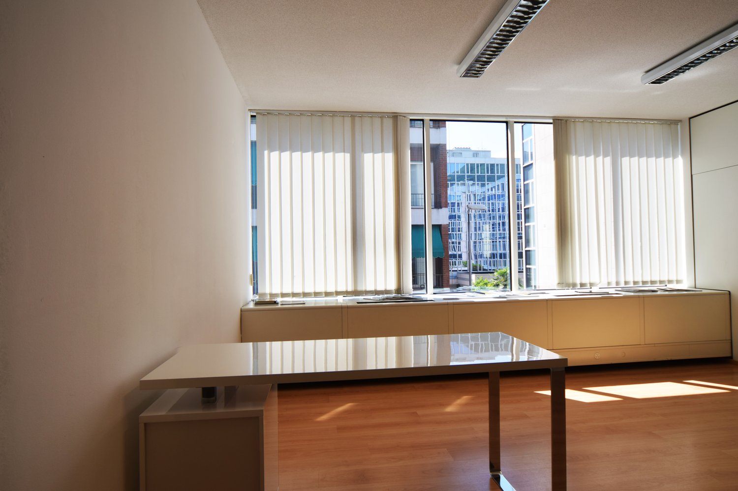 224m² office