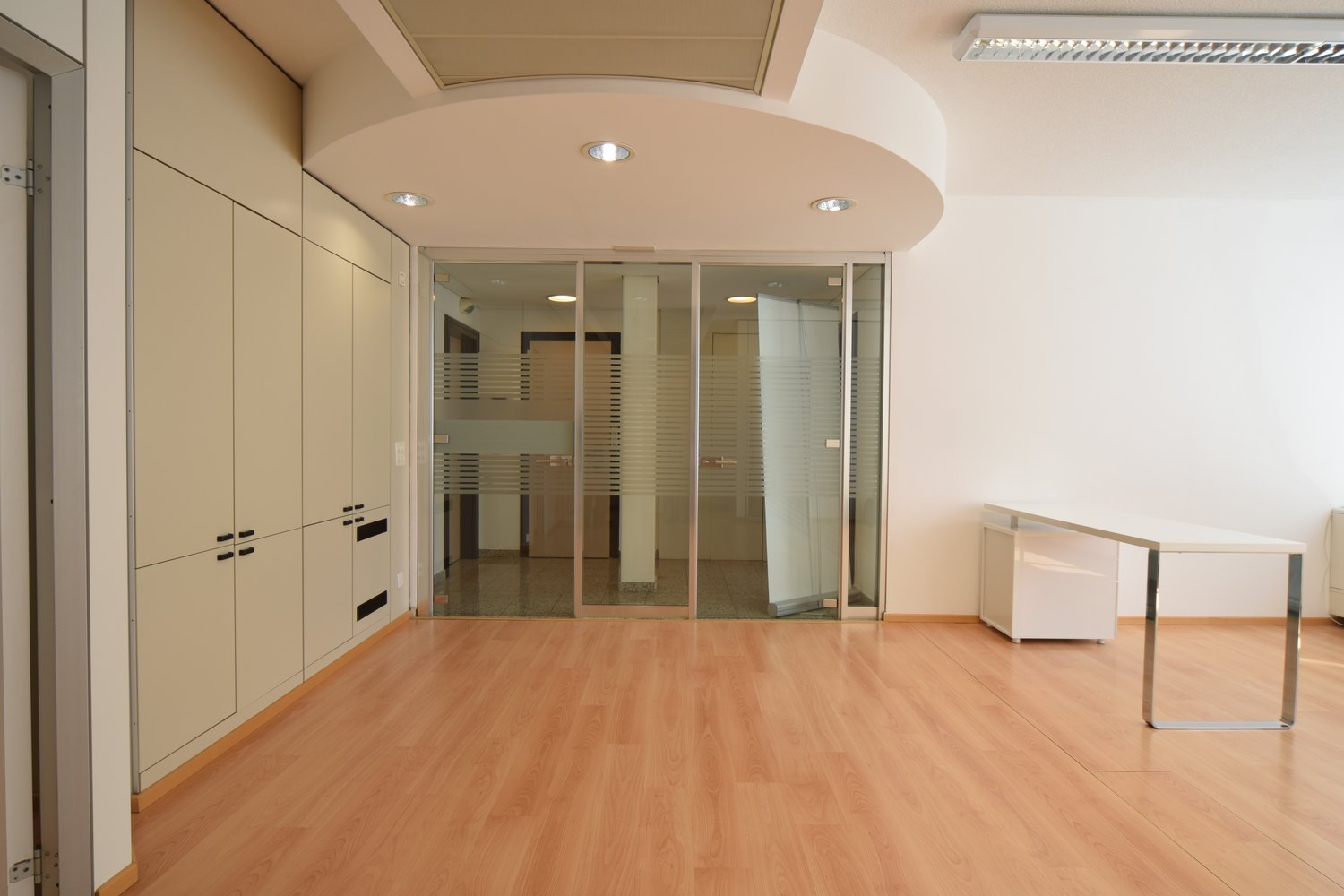 224m² office