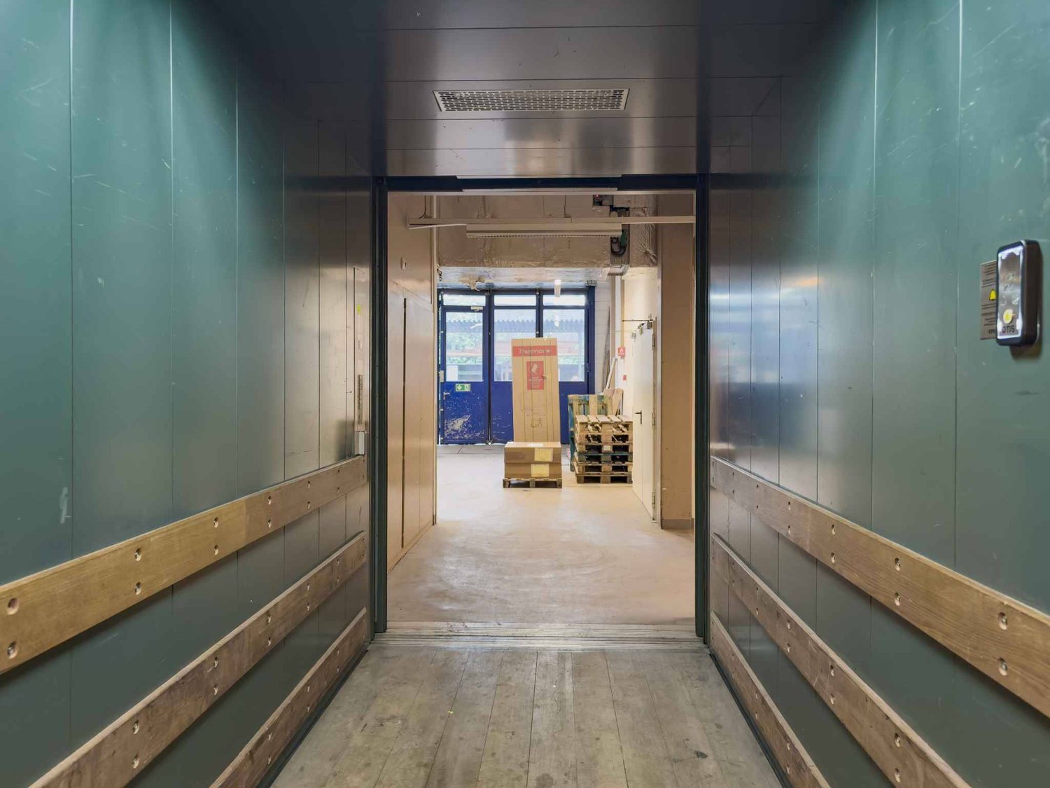 748m² ufficio