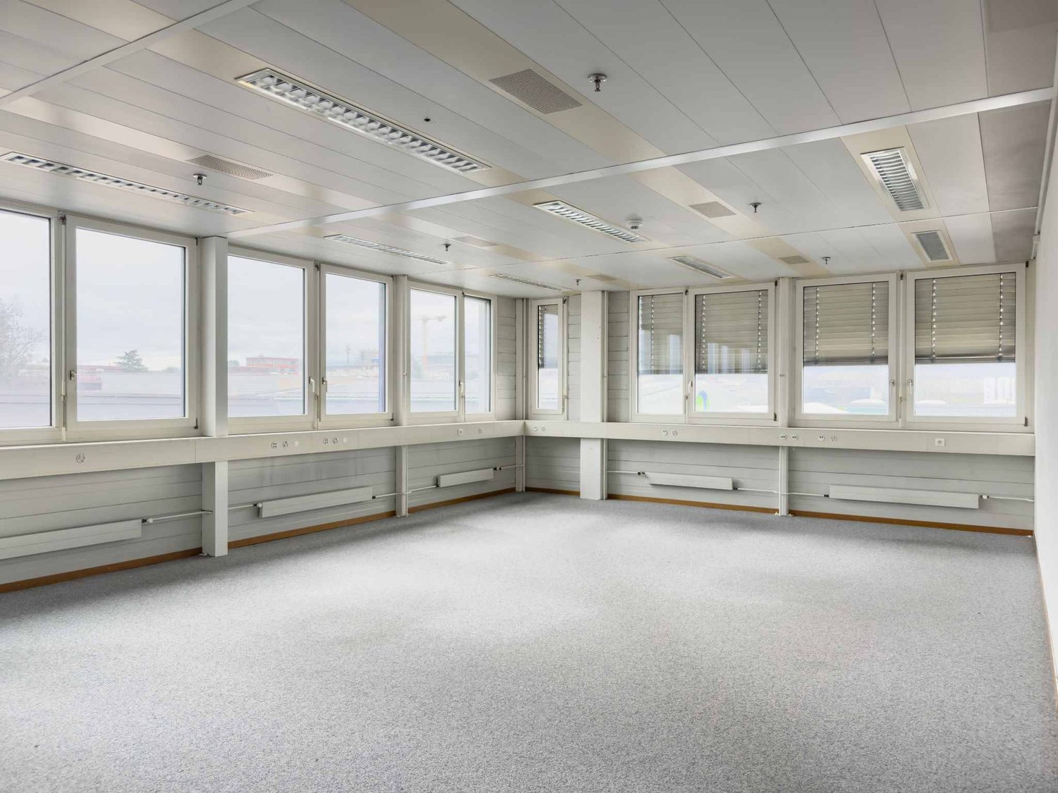 748m² ufficio
