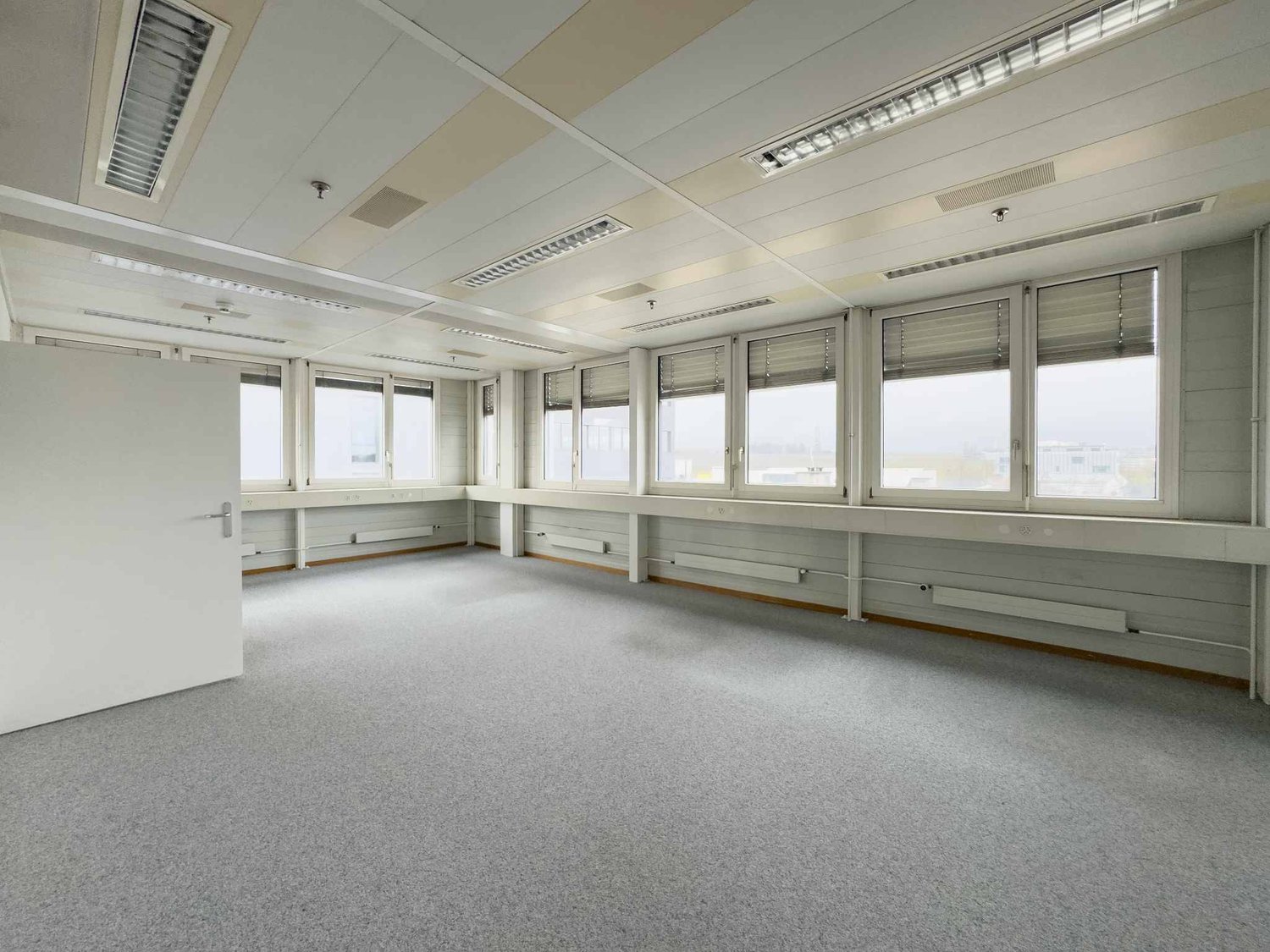 748m² ufficio