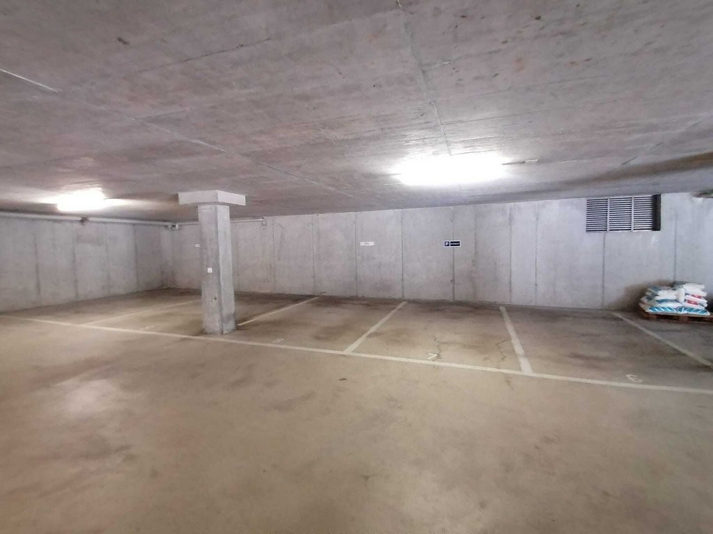 Posto auto sotterraneo, foto 1 di 2