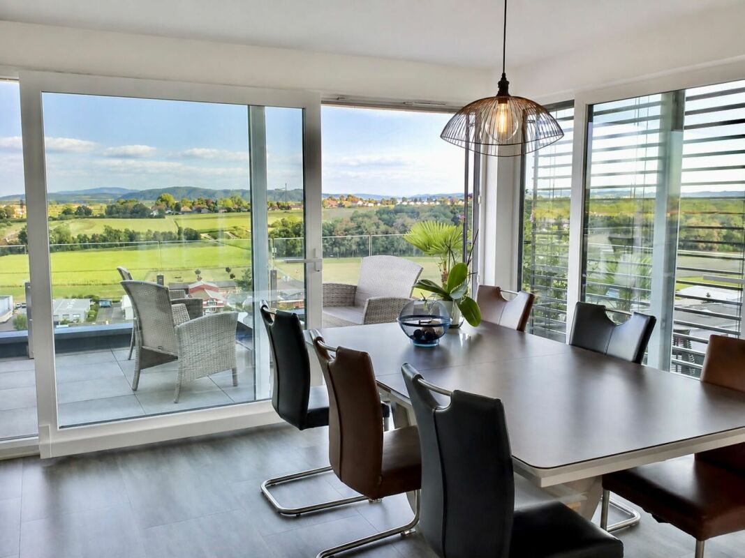 appartamento con terrazza di 4 ½ locali, foto 1 di 10
