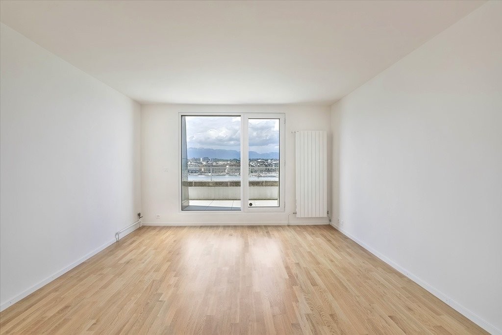 190m² office
