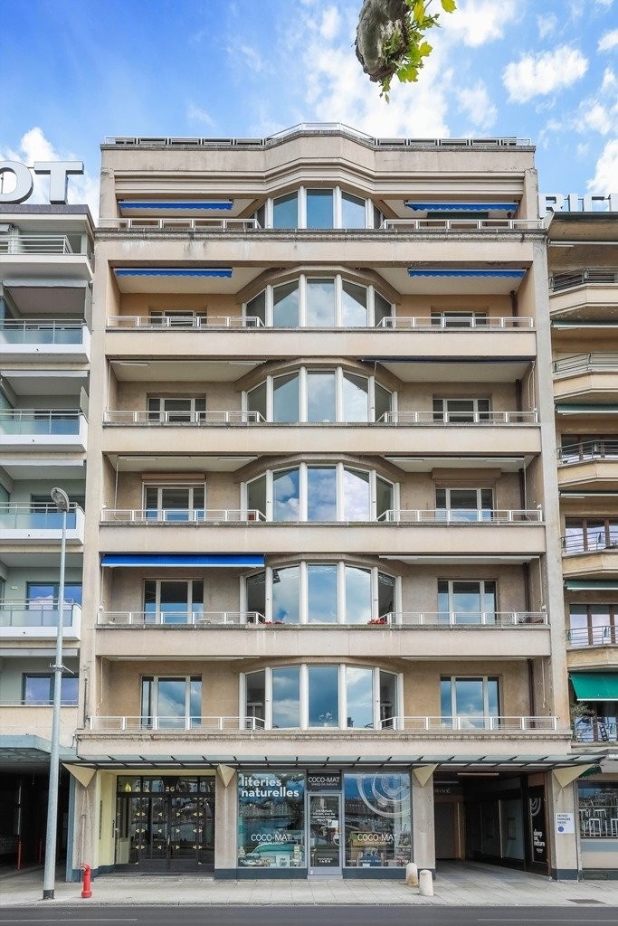 190m² office