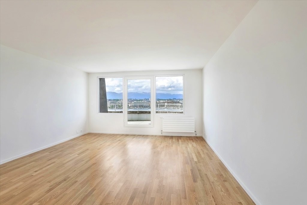 190m² office