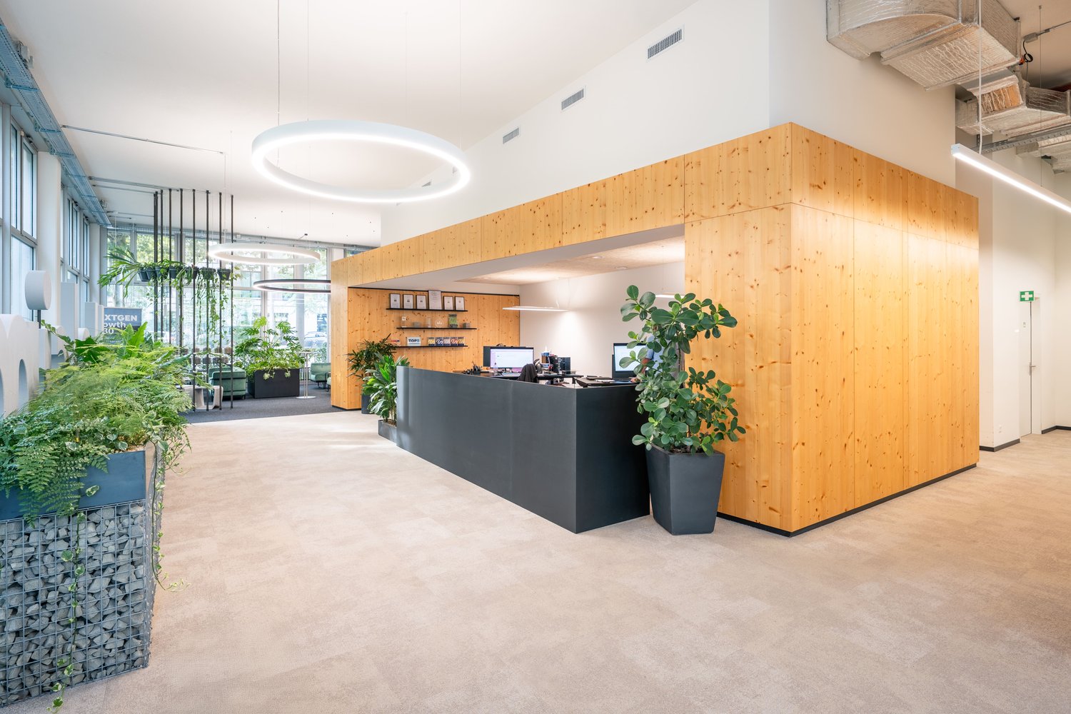 2800m² office