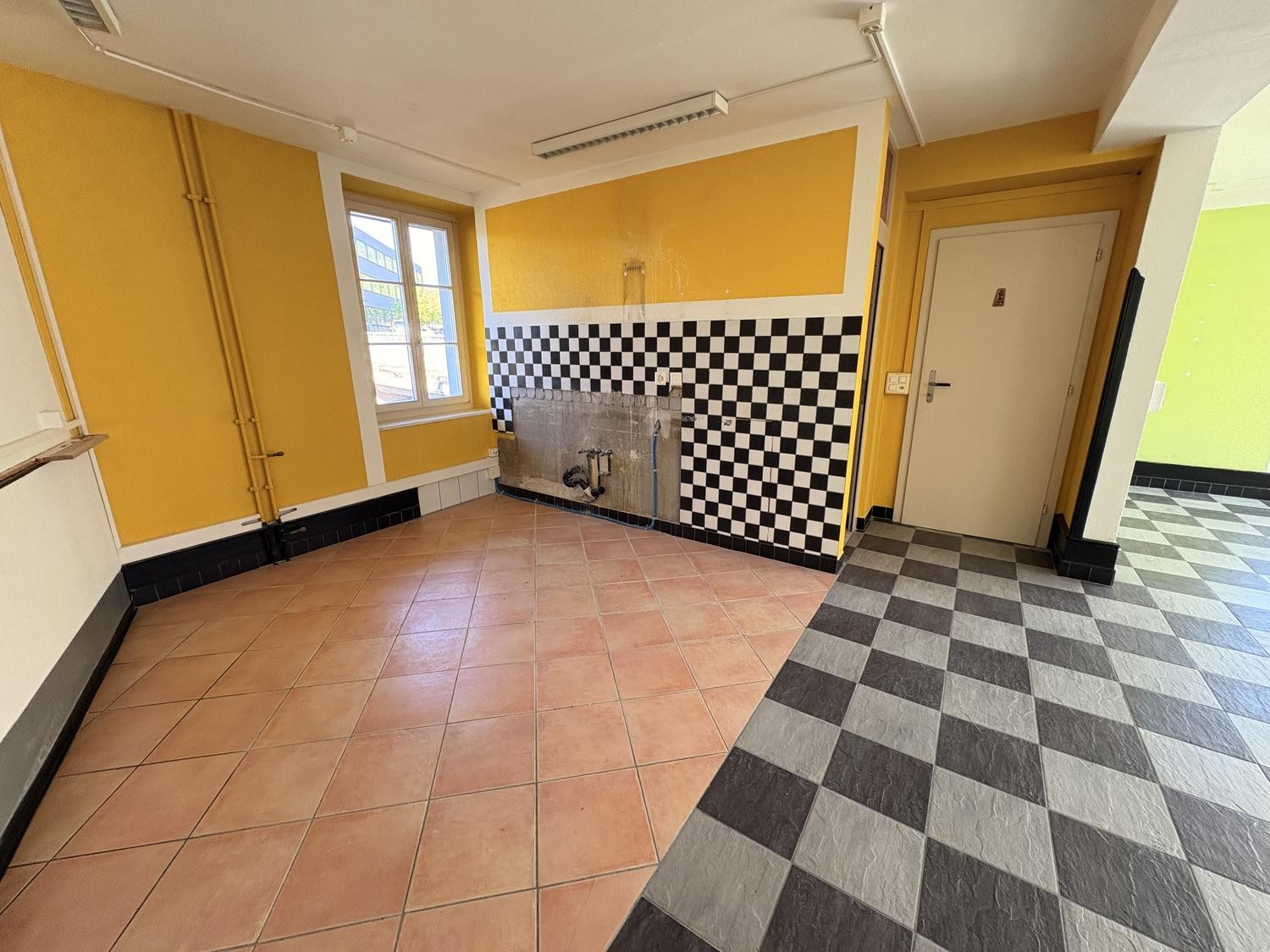 negozio di 66m²