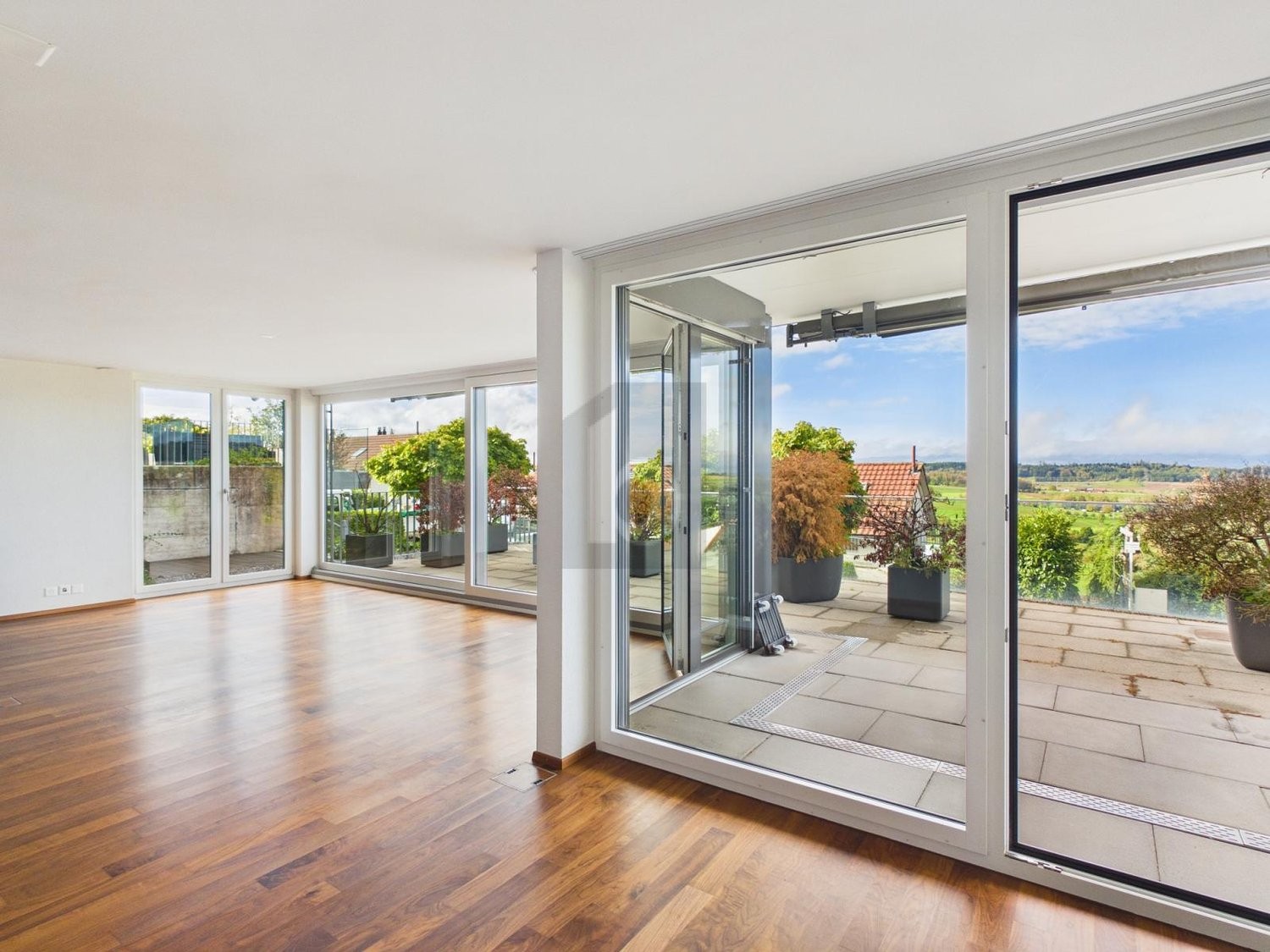 Appartamento con terrazza di 3 ½ locali, foto 3 di 4