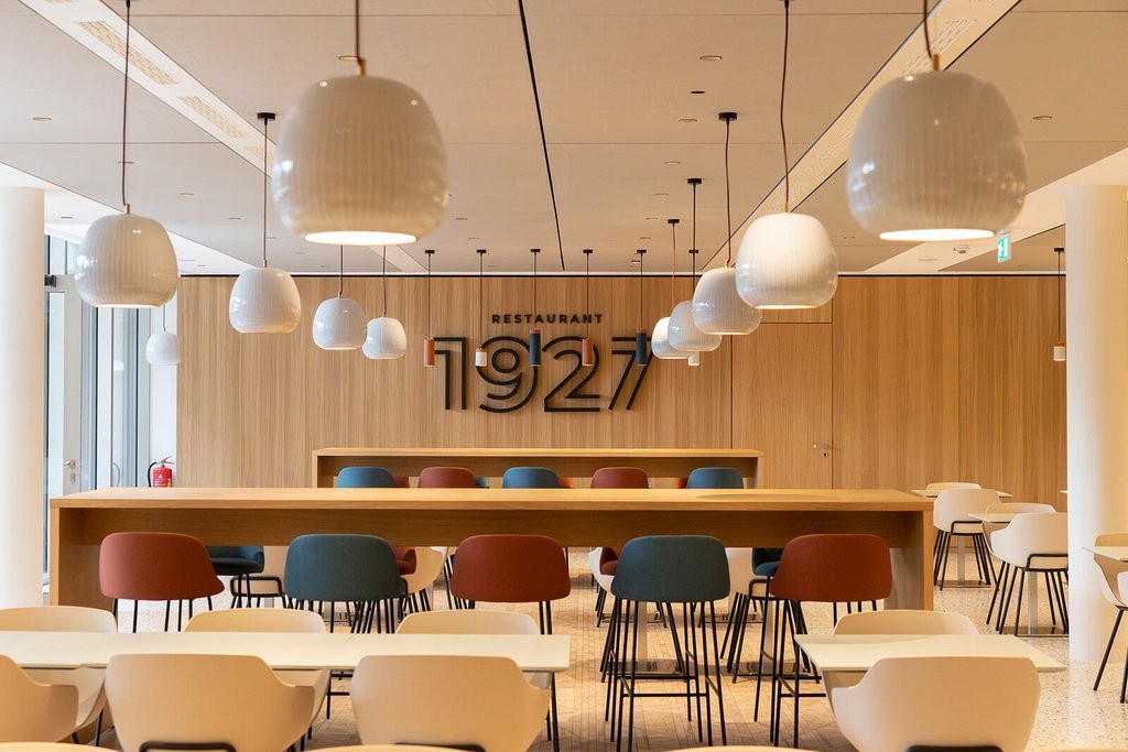 559m² office