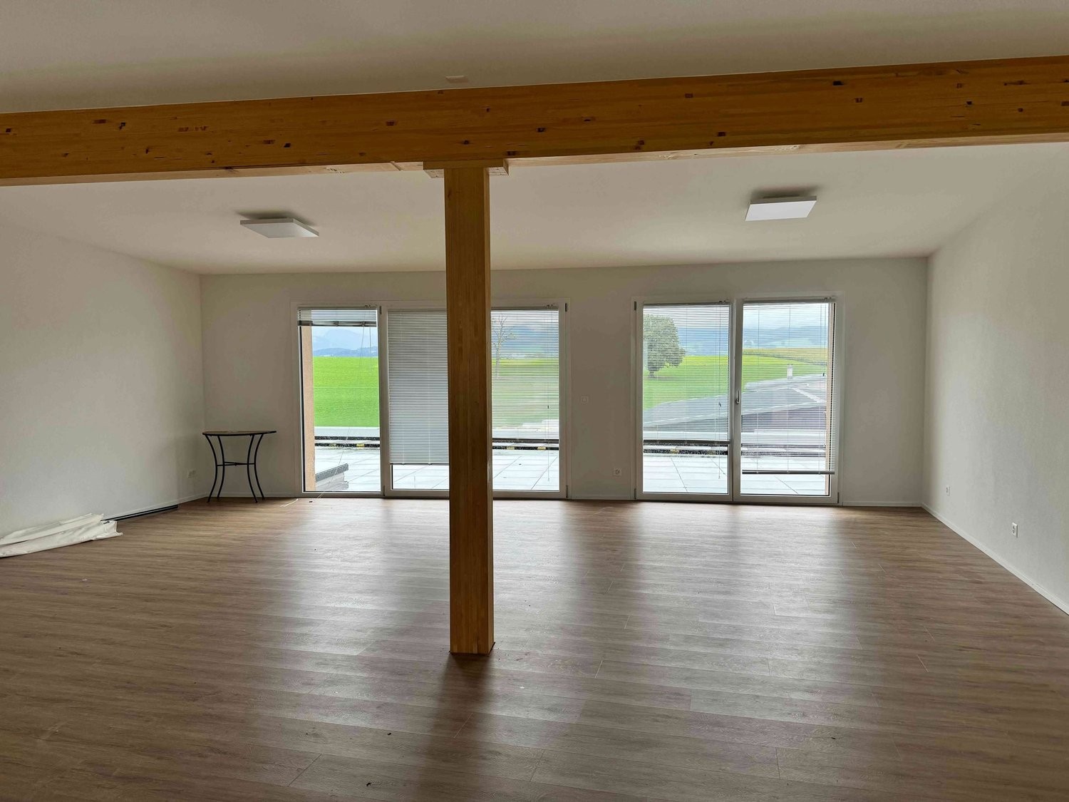 68m² office