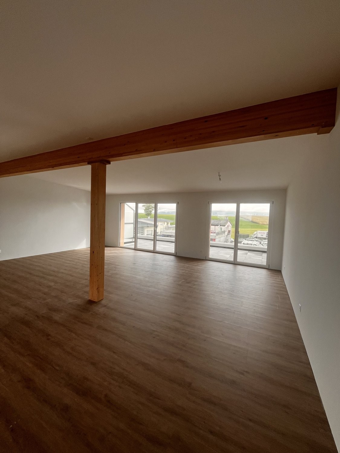 68m² office