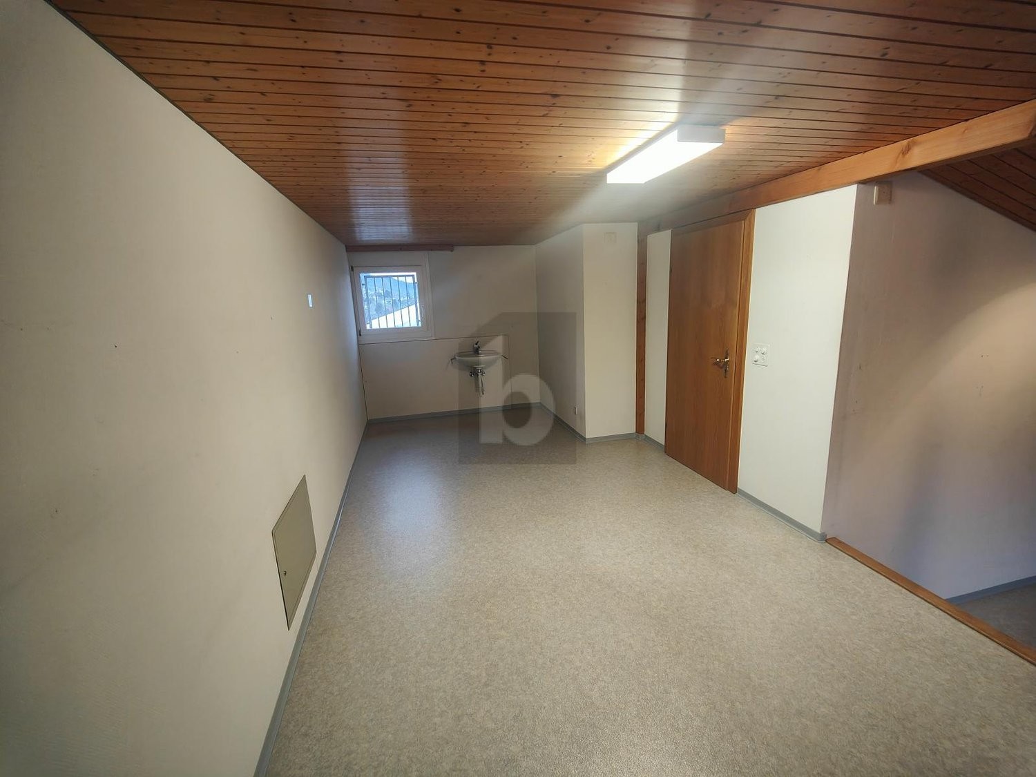 60m² office