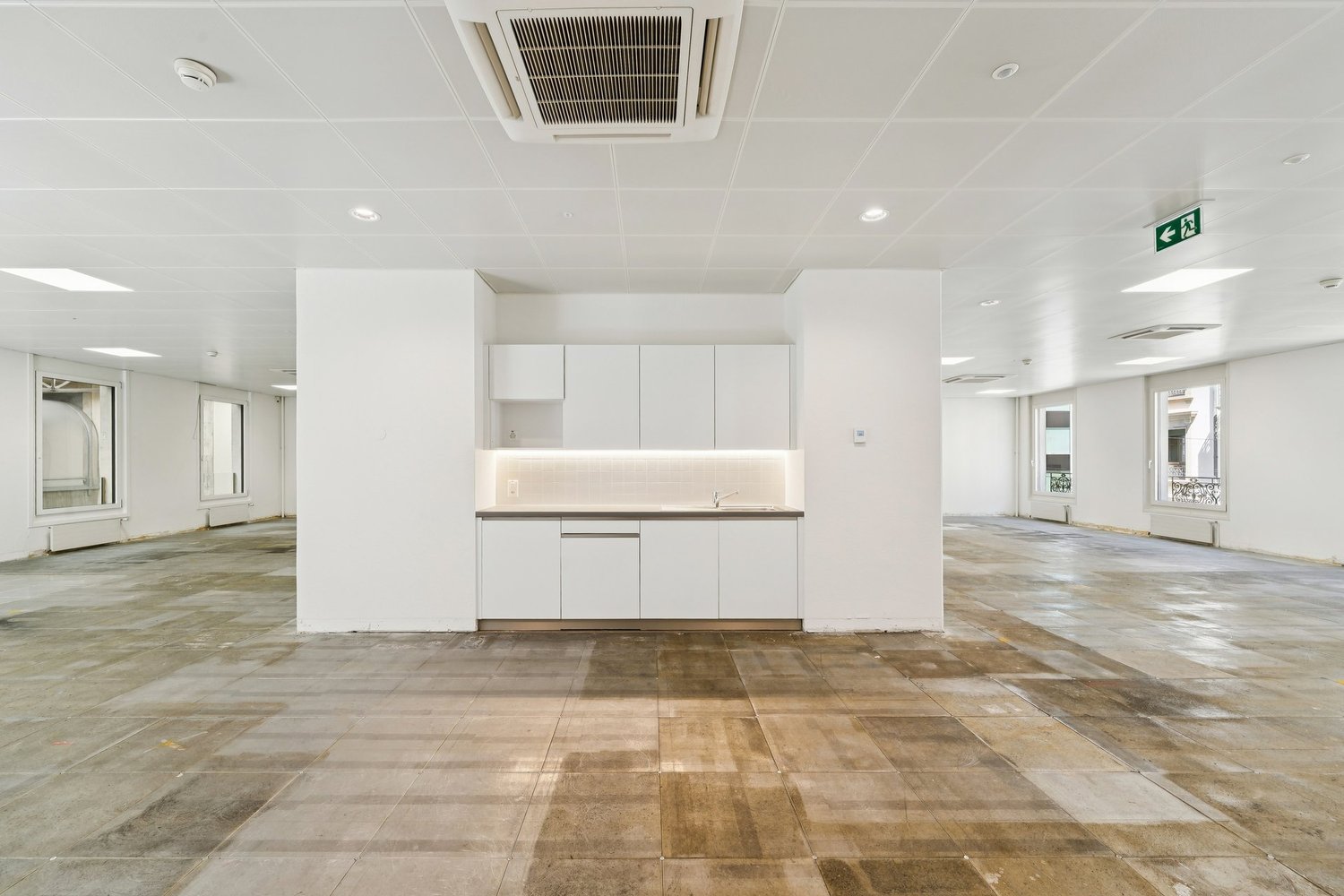 500m² office, foto 6 di 8