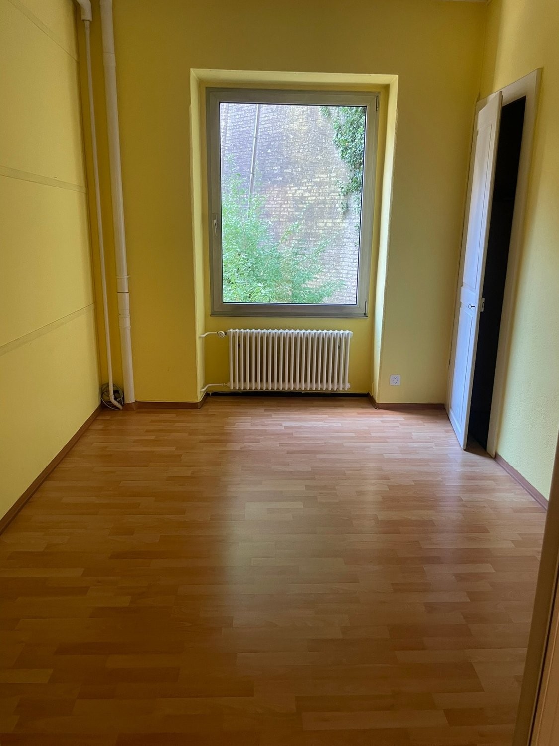 106m² office