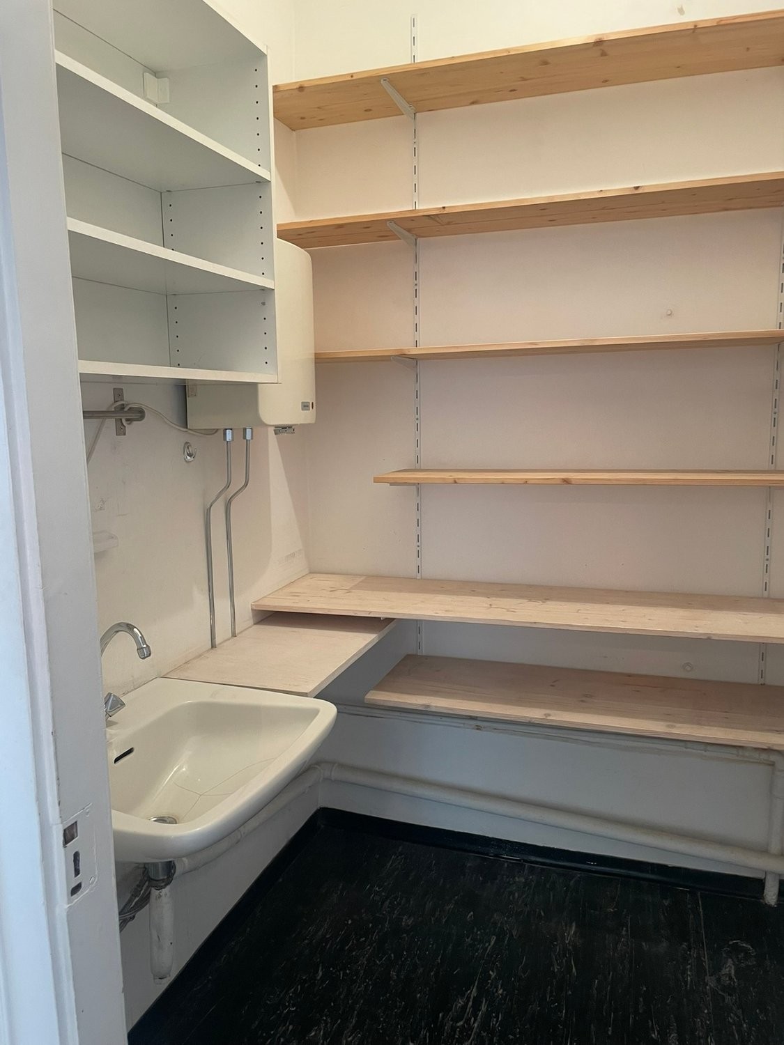 106m² office