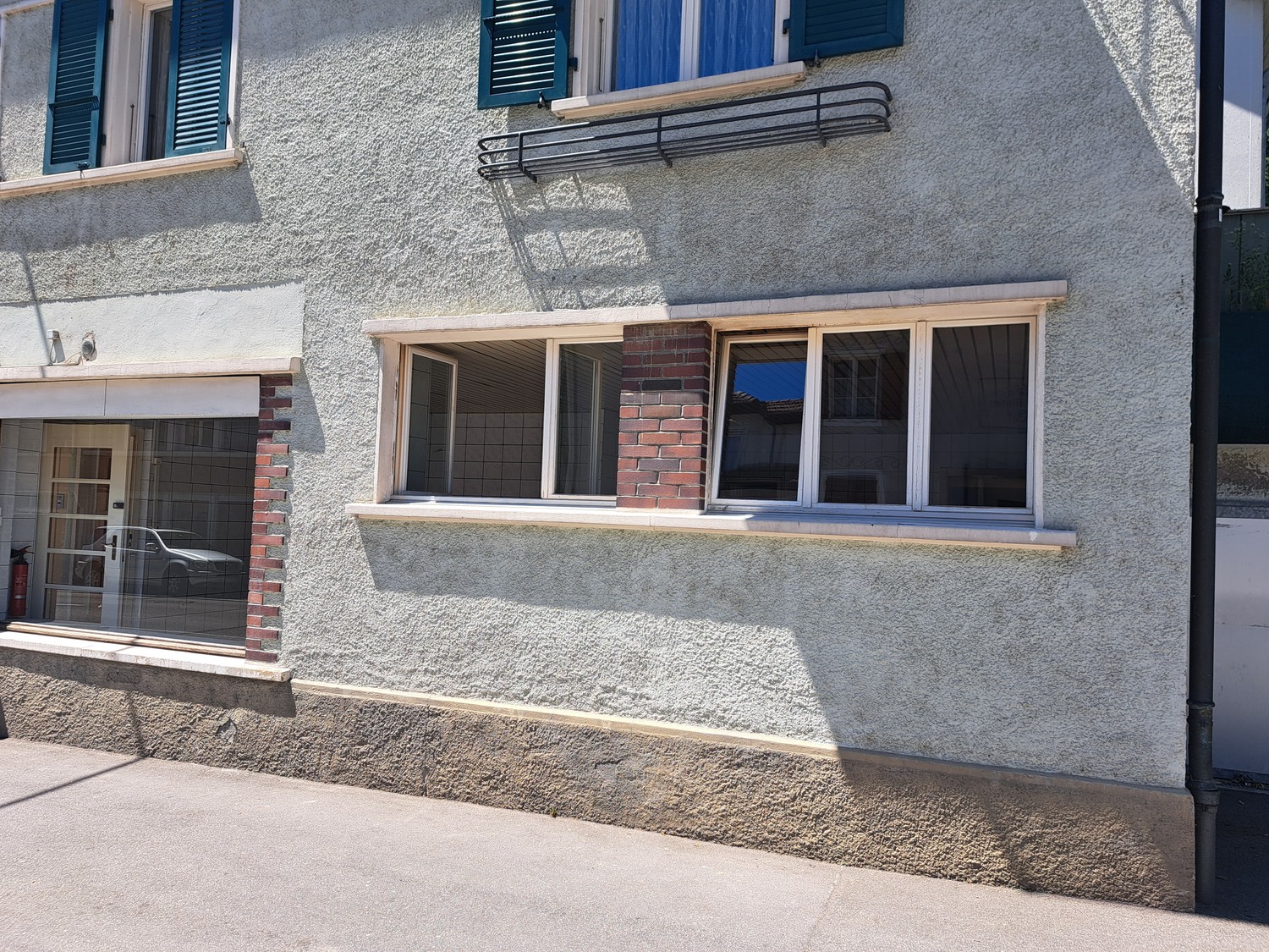 85m² commercial