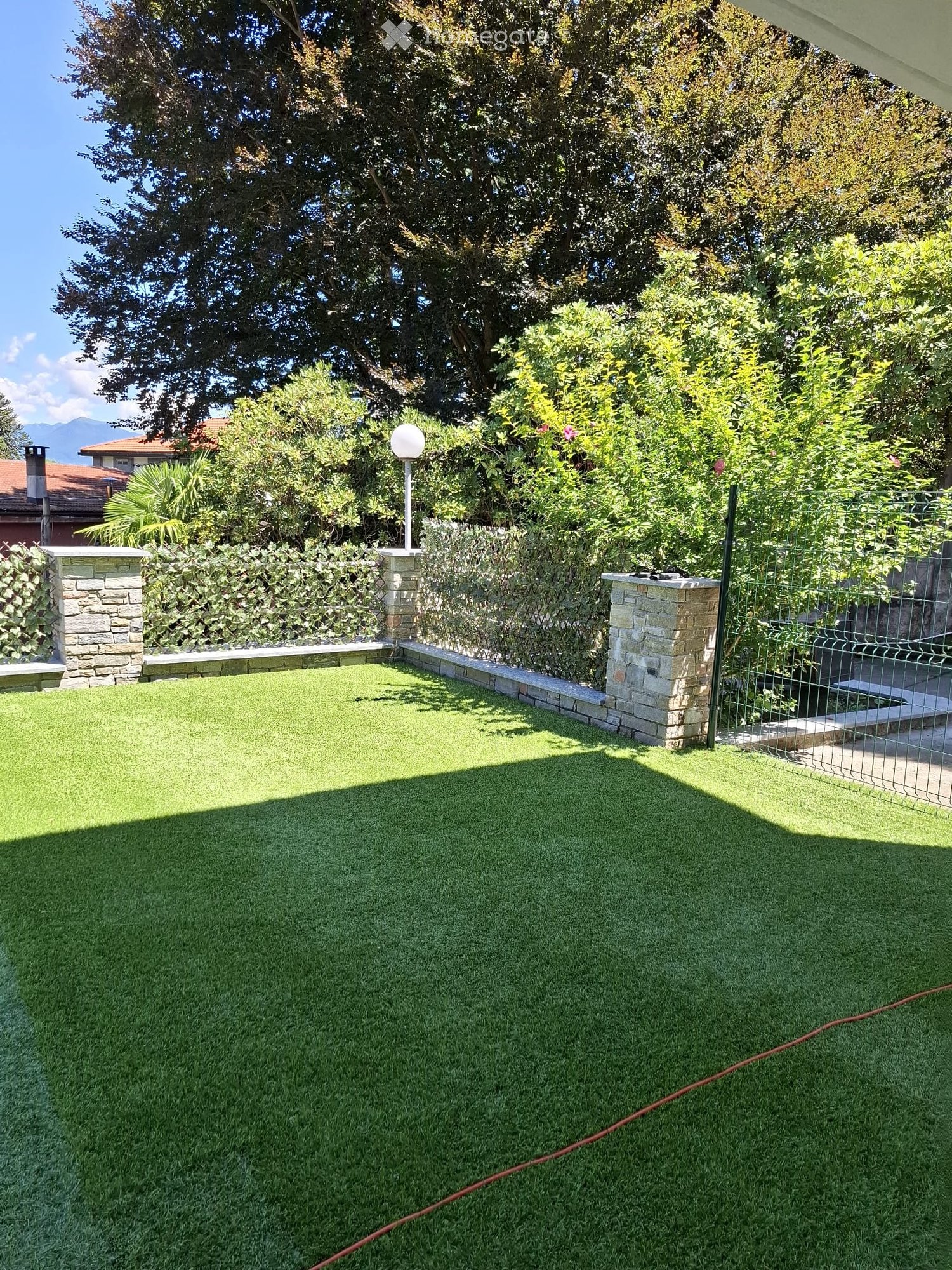 Affittasi appartamento a pt. A cadegliano viconago vicino a LAVENA PONTE TRESA ITALIA, libero da subito
Solo interessati.. tel 076 6930119, foto 3 di 3