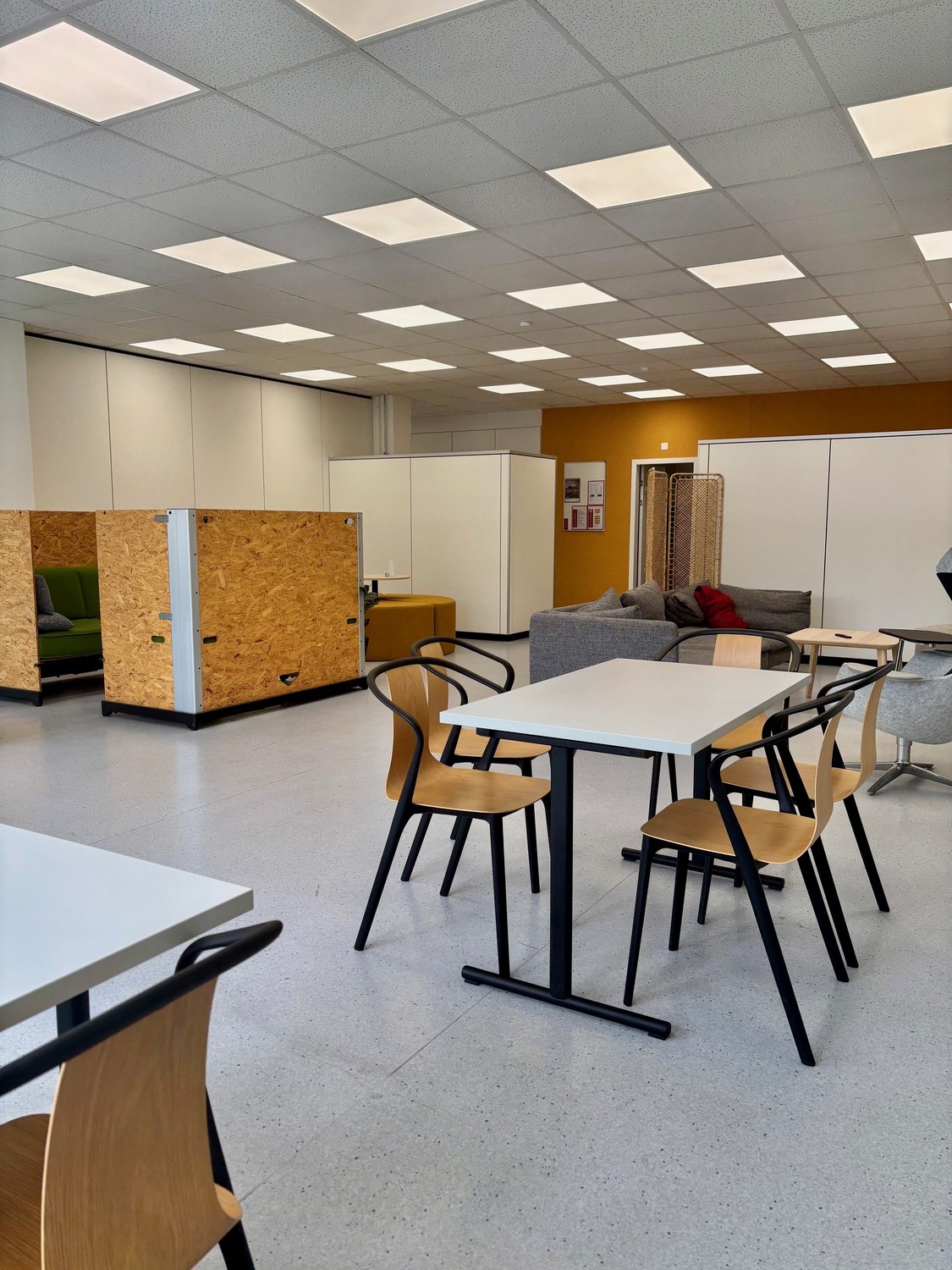 ufficio di 602m²