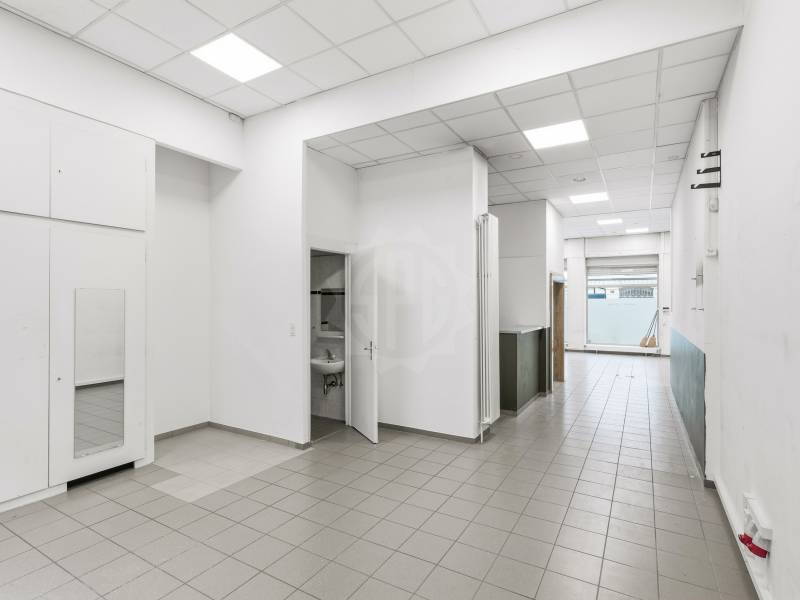 94m² arcade