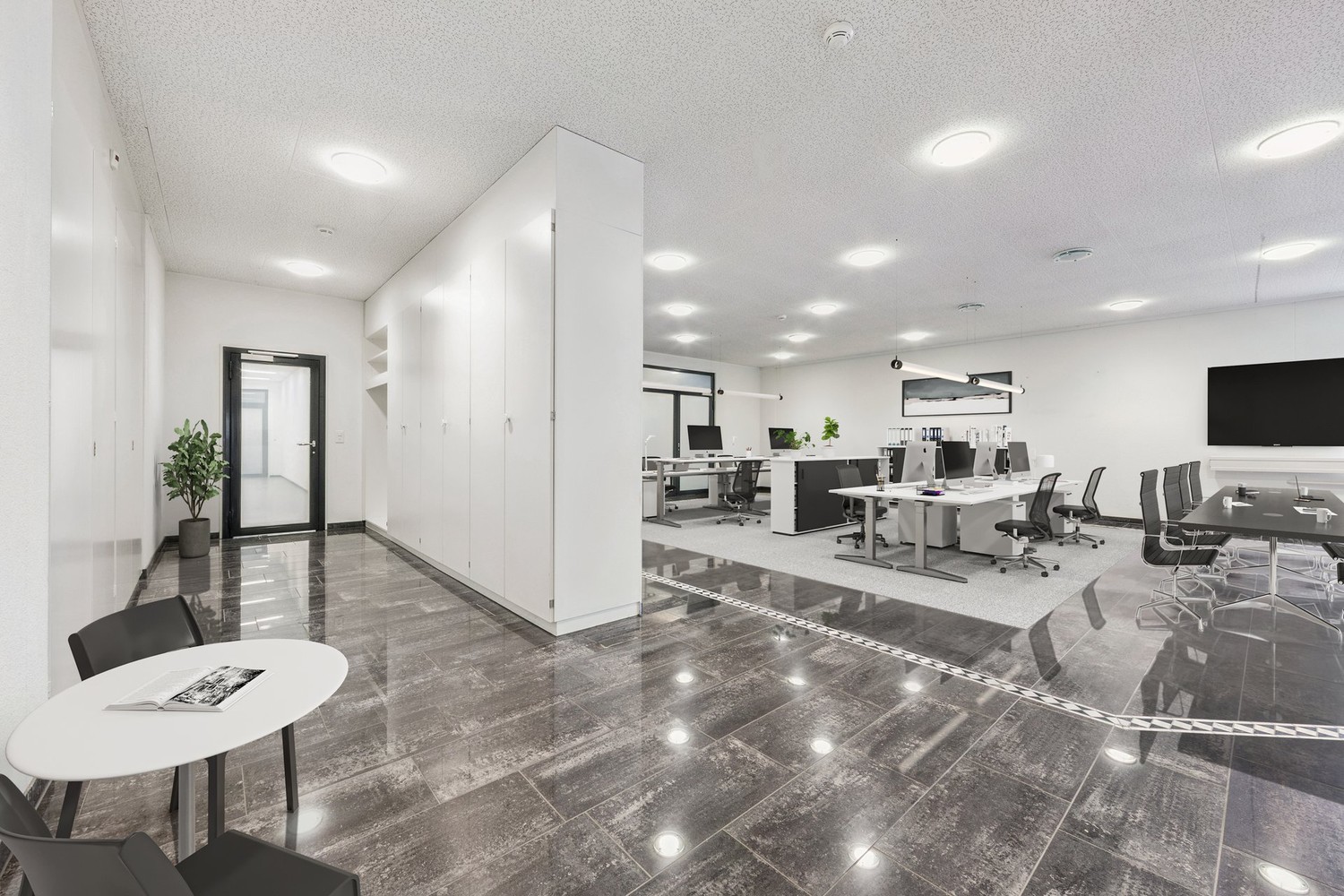 305m² ufficio, foto 1 di 10