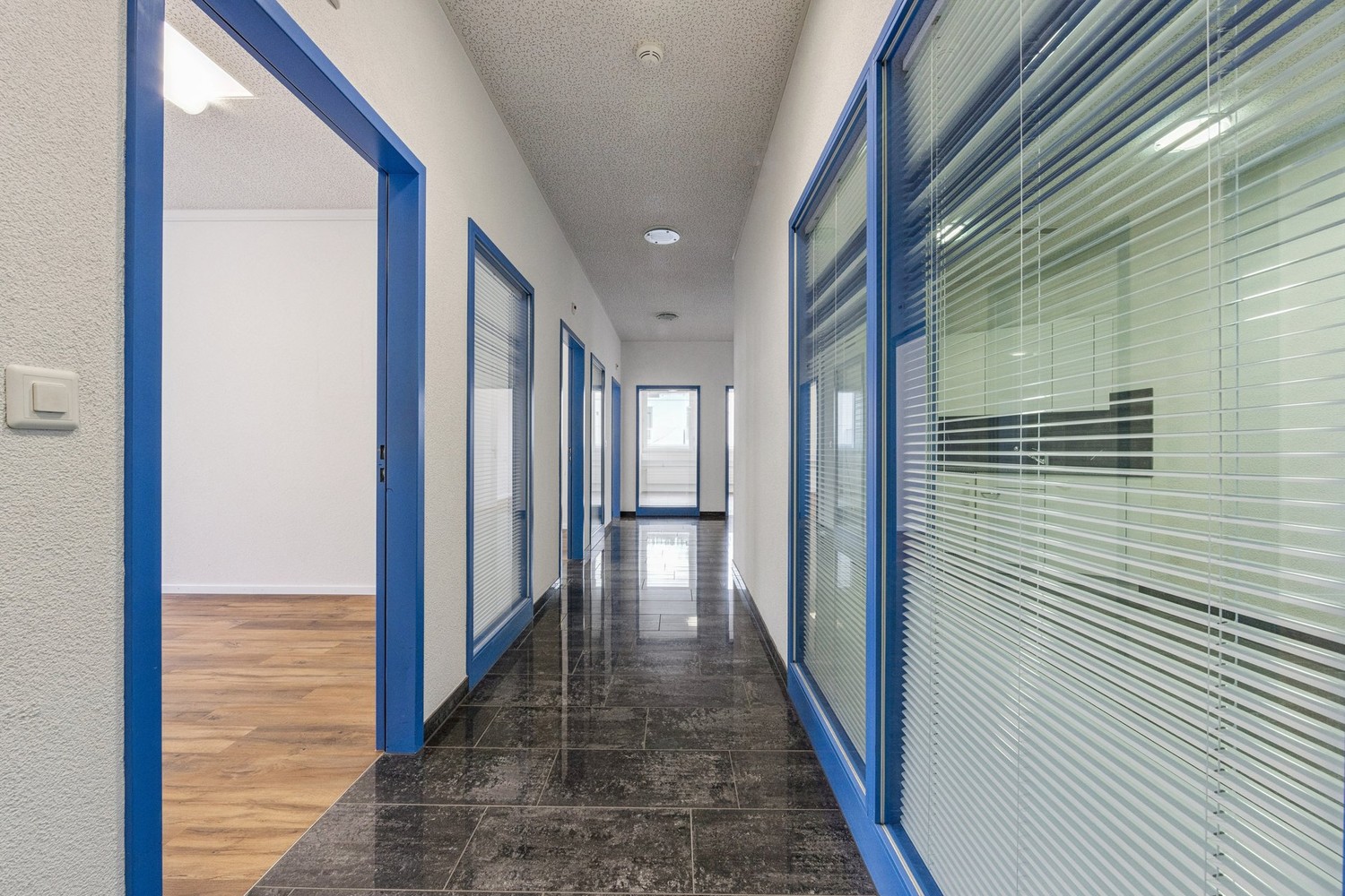 305m² ufficio, foto 10 di 10