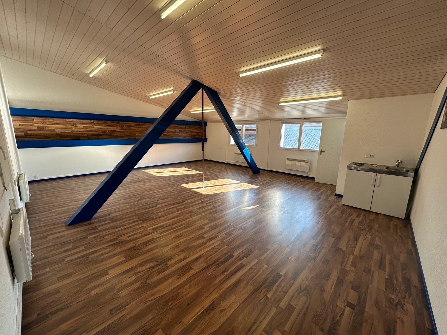 55m² office