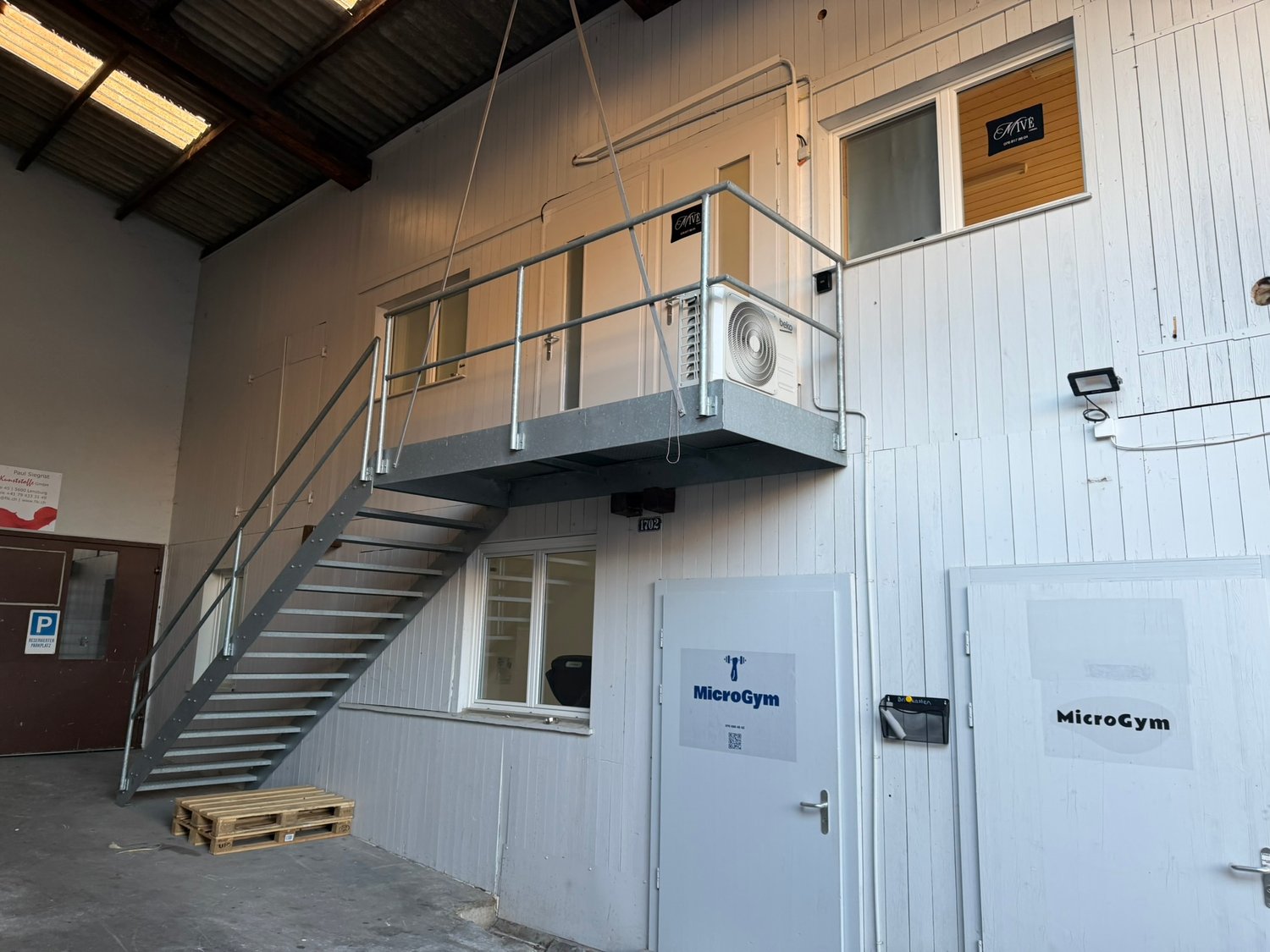 55m² office