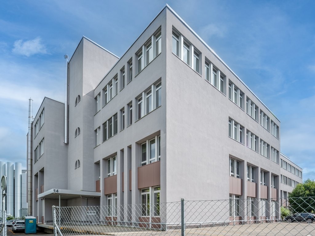 1486m² commerciale