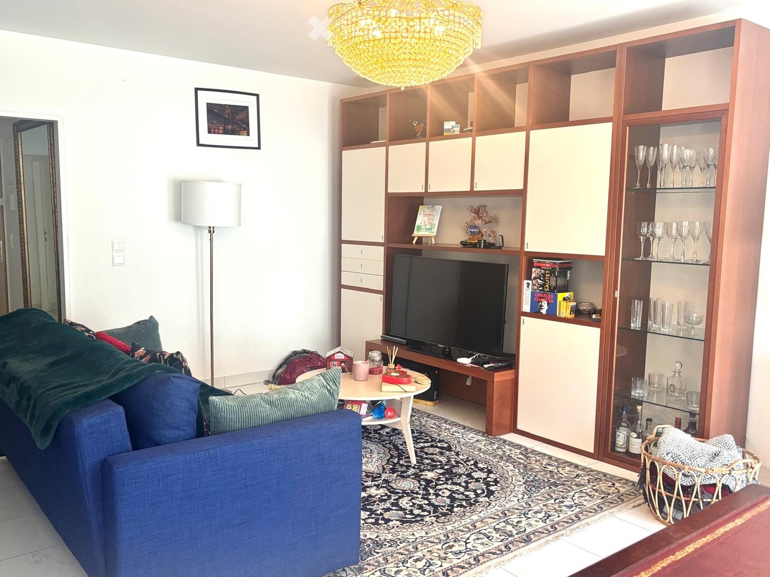 5 rooms apartment