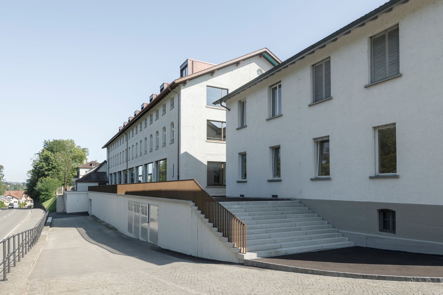 230m² commercial