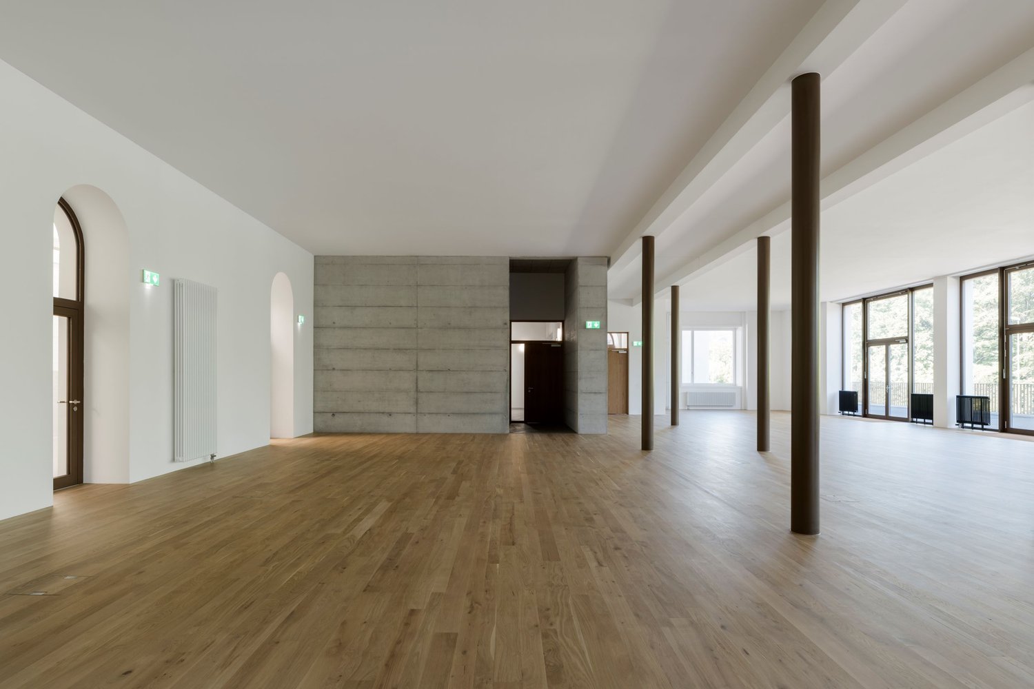 230m² commercial