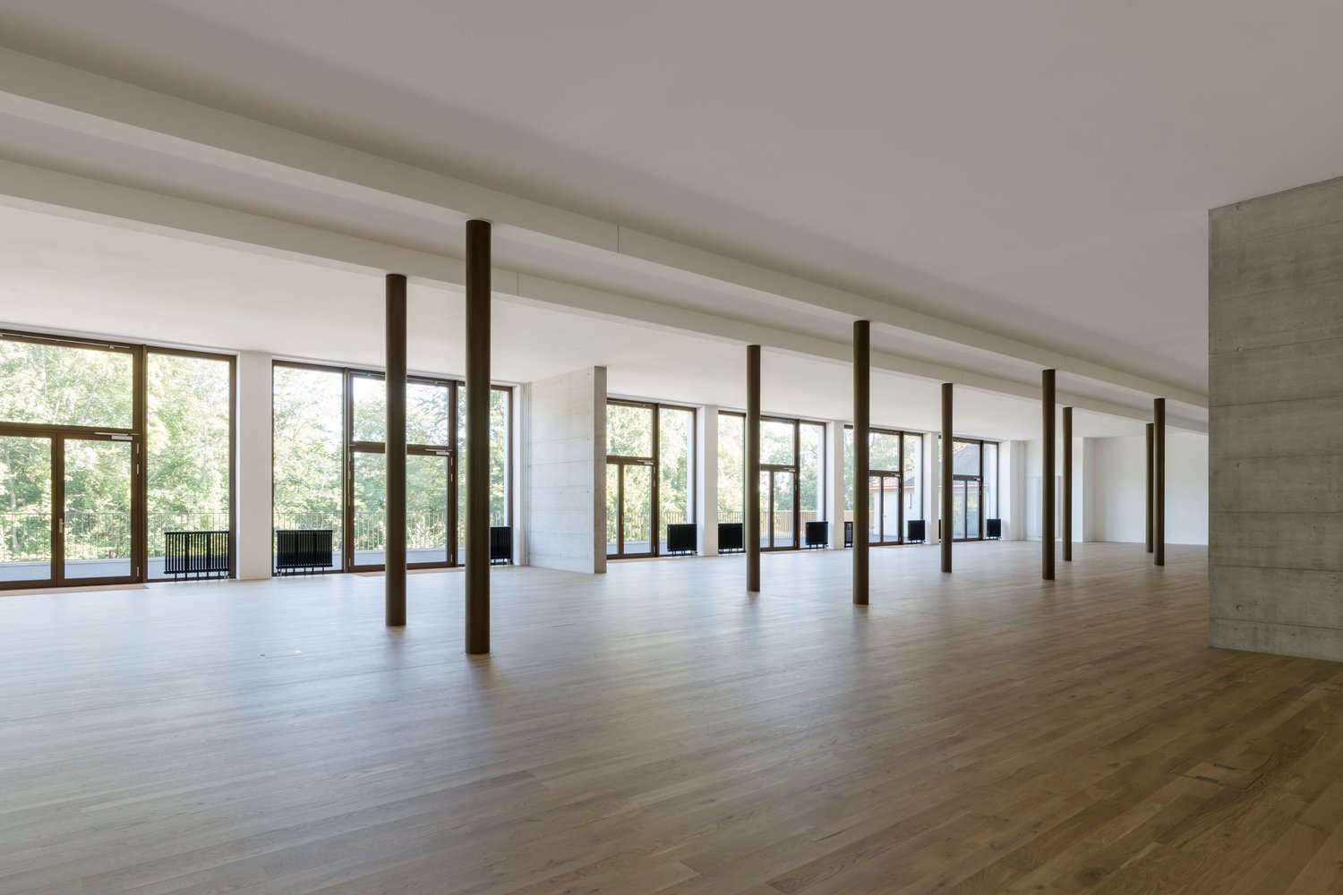 230m² commercial
