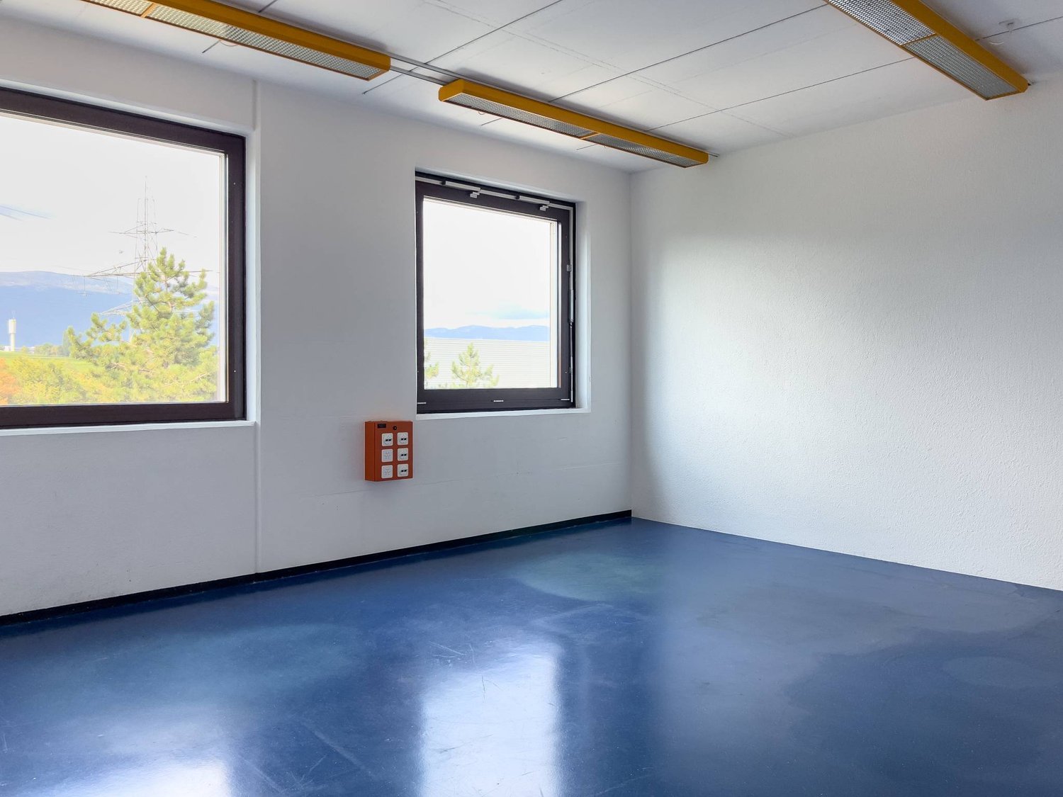 420m² commerciale, foto 3 di 9