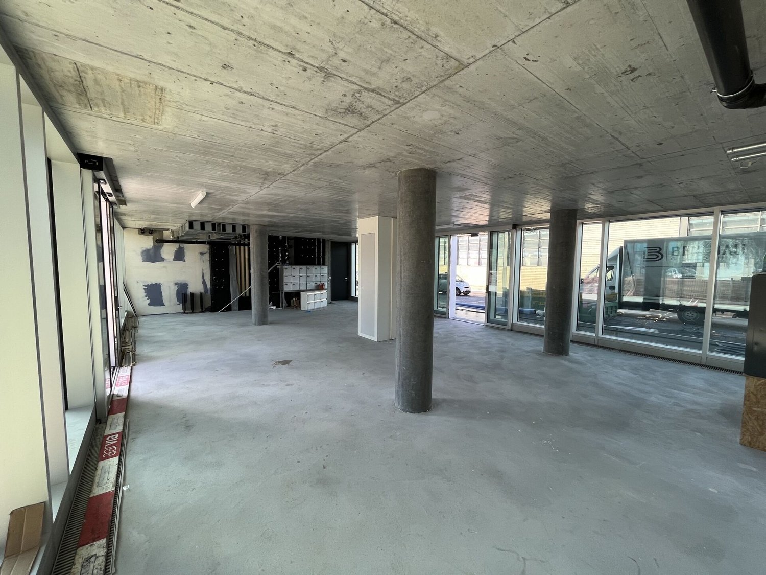 65m² negozio