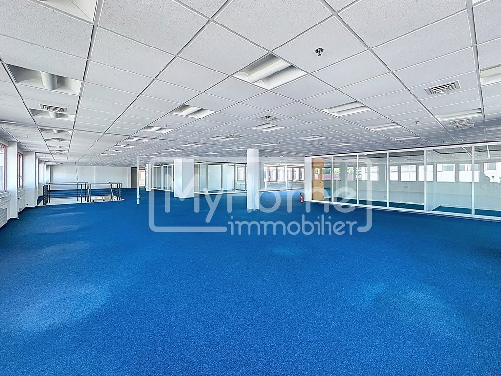 1485m² shop